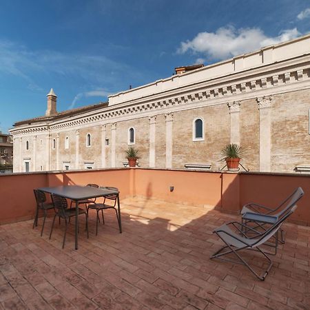 Apartment With Terrace In Via Del Pellegrino - Fromhometoروما المظهر الخارجي الصورة