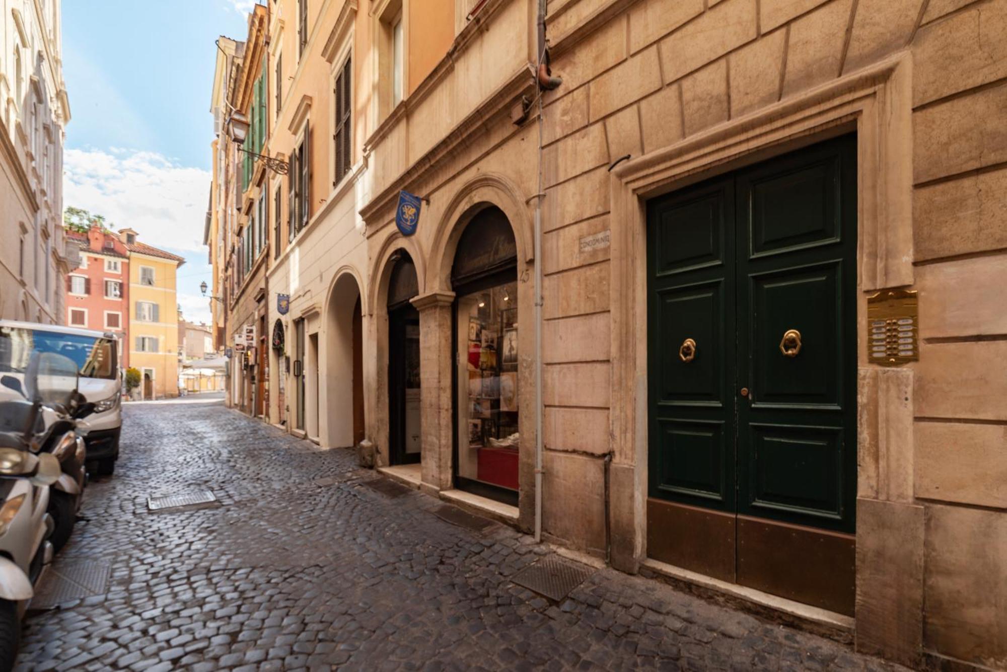 Apartment With Terrace In Via Del Pellegrino - Fromhometoروما المظهر الخارجي الصورة