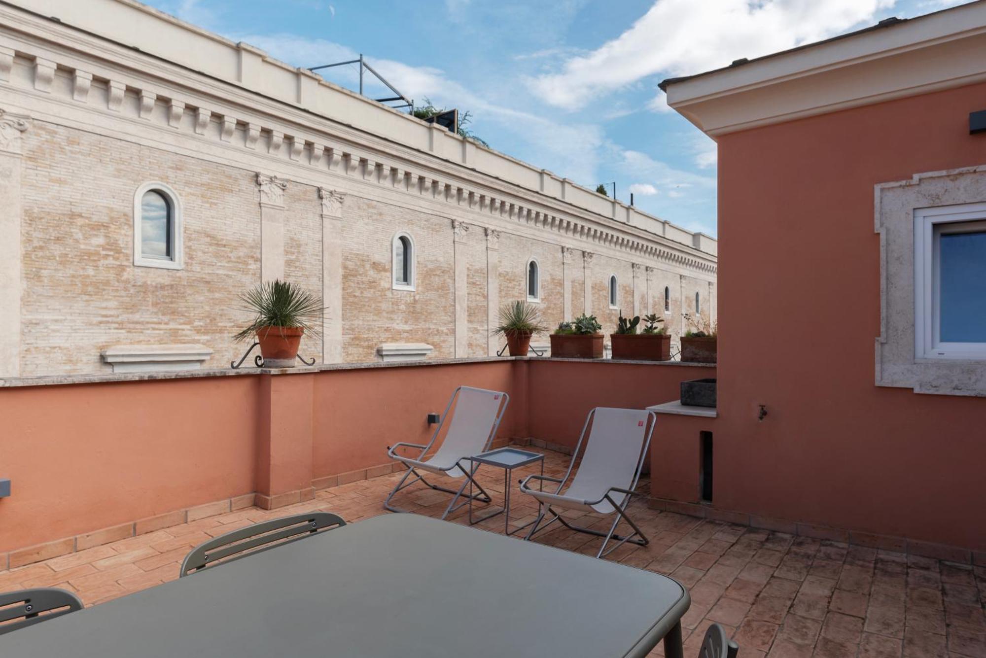 Apartment With Terrace In Via Del Pellegrino - Fromhometoروما المظهر الخارجي الصورة